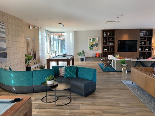 Building Photo - 4BD/3.5B Home in Dublin's Boulevard Community, a Stone's Throw Away From Persimmon and Hacienda!