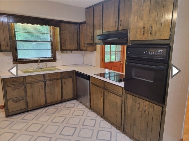 Building Photo - 2965 Bobolink Dr