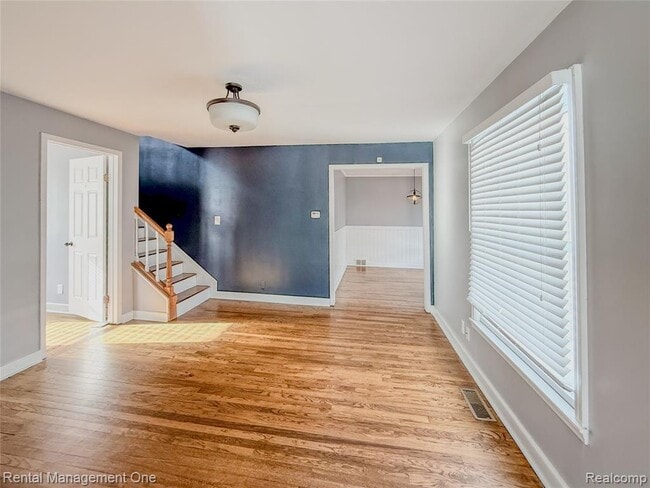 Building Photo - 49 Hovey St