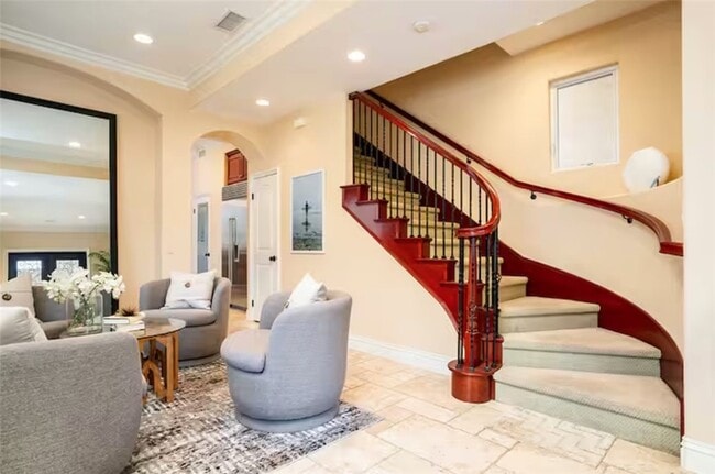 Building Photo - 301 16th St