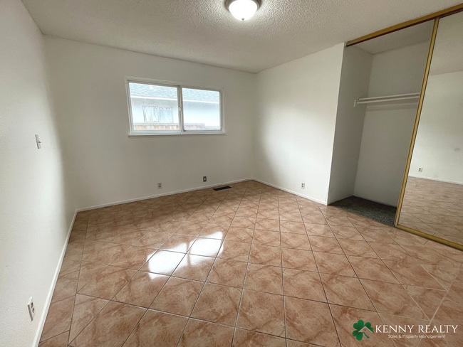 Building Photo - Spacious 3 Bedroom Home with Backyard Pati...