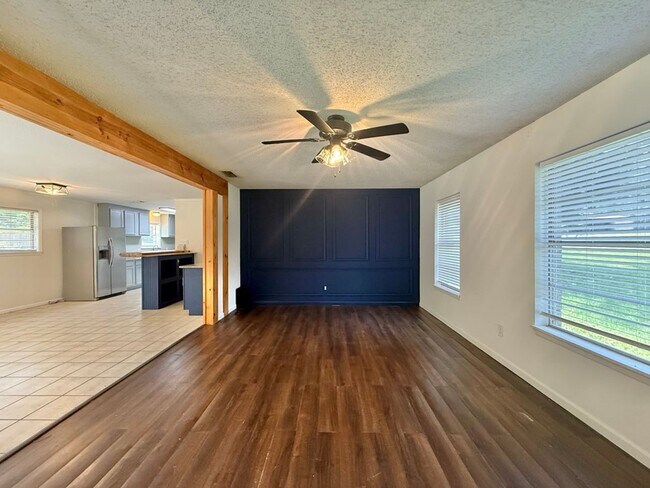 Building Photo - 7618 Brookhollow Dr