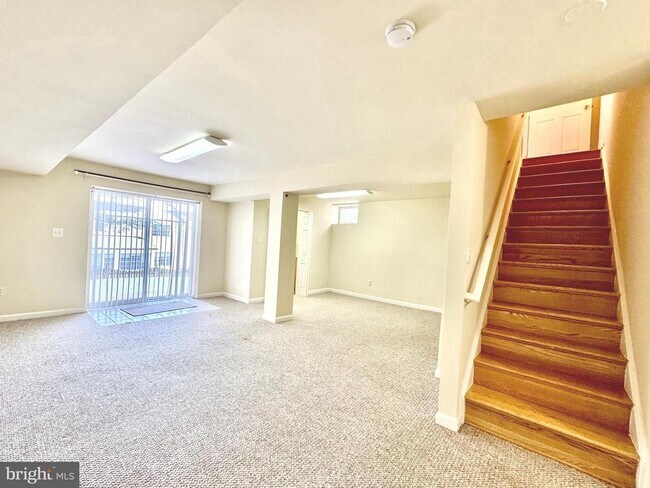 Building Photo - 22006 Stone Pier Ln