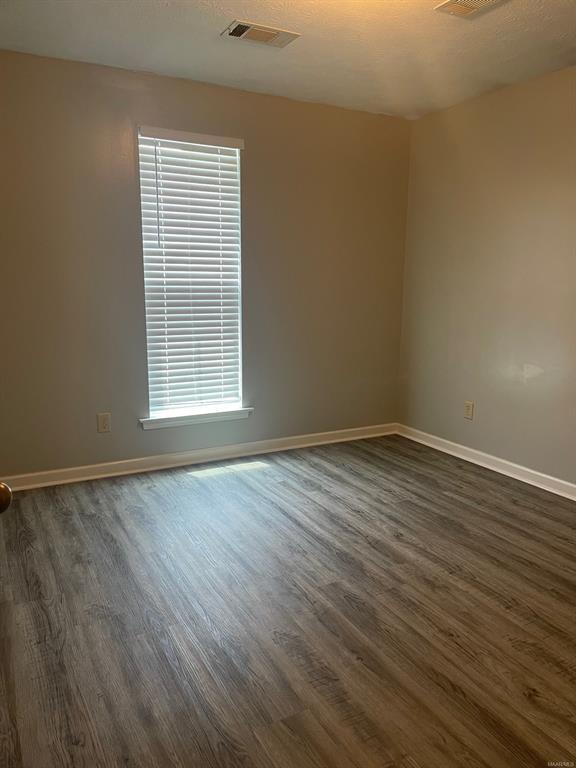 Building Photo - 904 Excelsior Dr