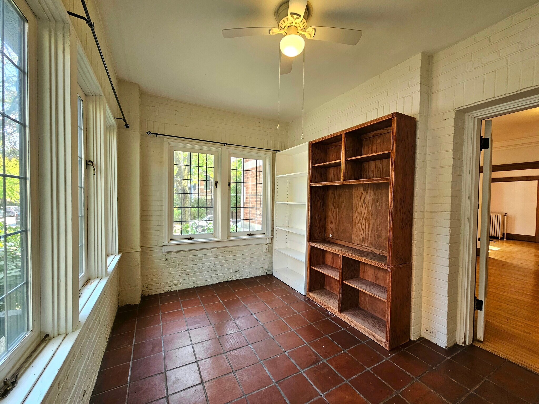 Building Photo - 5656 S Dorchester Ave