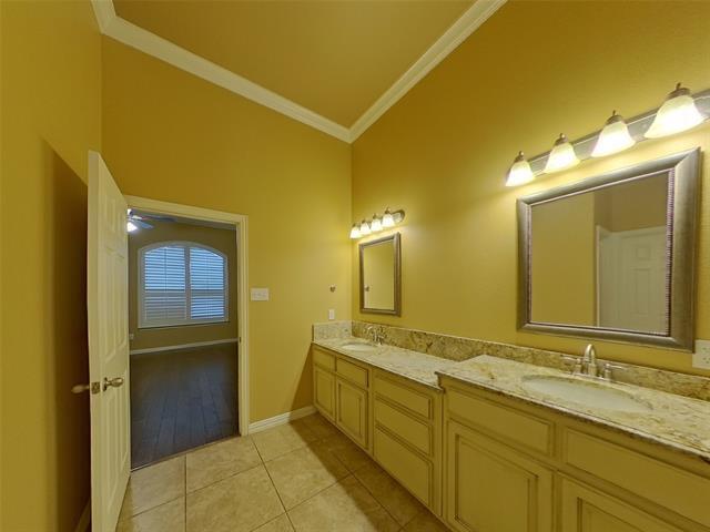 Building Photo - 7729 Glencrest Dr