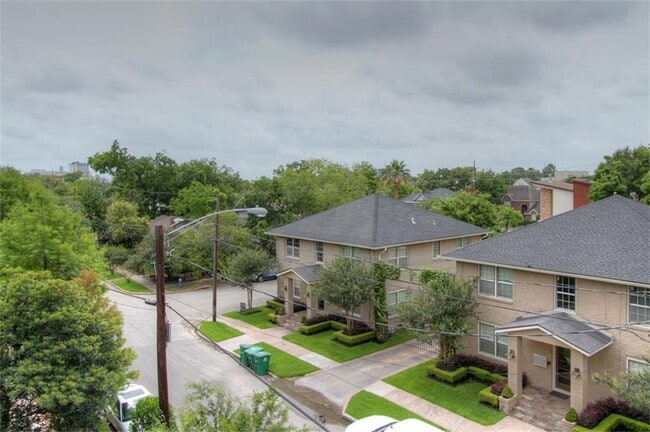 Building Photo - 622 Bomar St