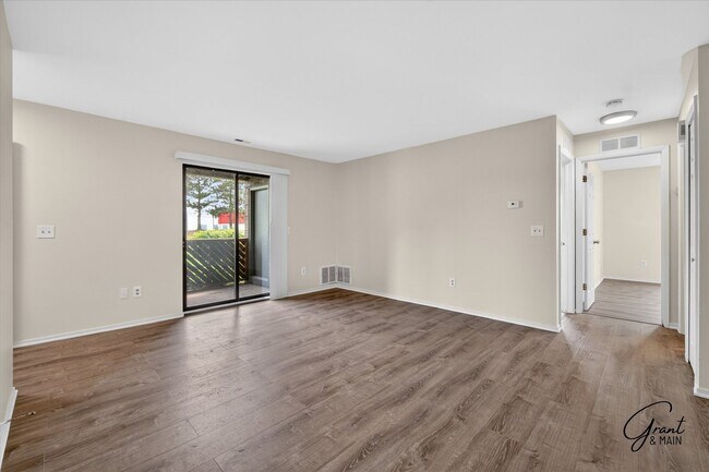 Building Photo - $1295 2 bedroom ground floor condo