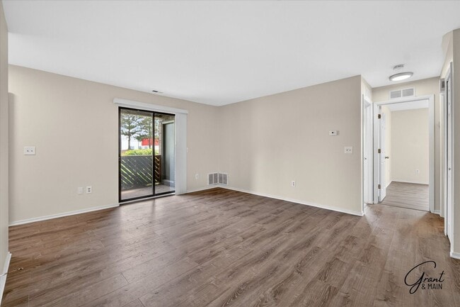 Building Photo - $1395 2 bedroom ground floor condo