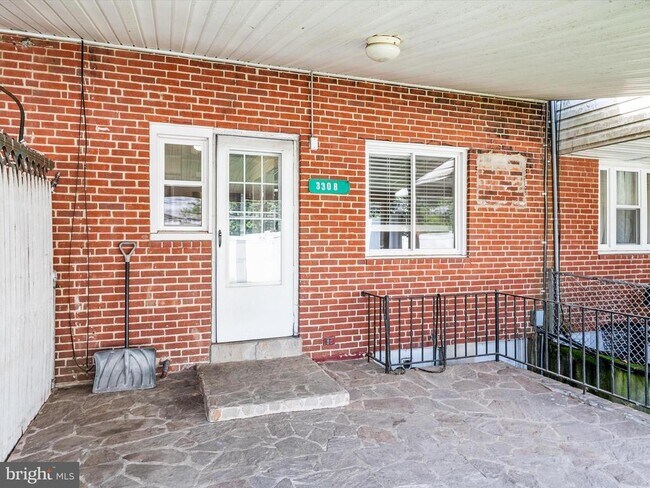 Building Photo - 3308 Wallford Dr