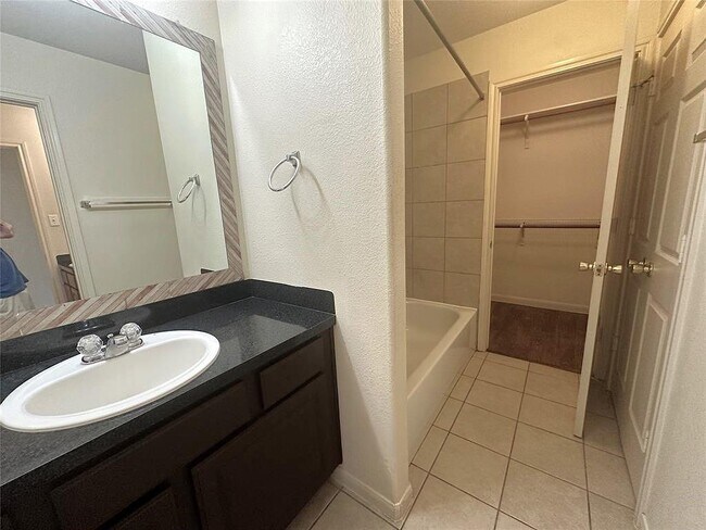 Building Photo - 1408 Bergin Ct