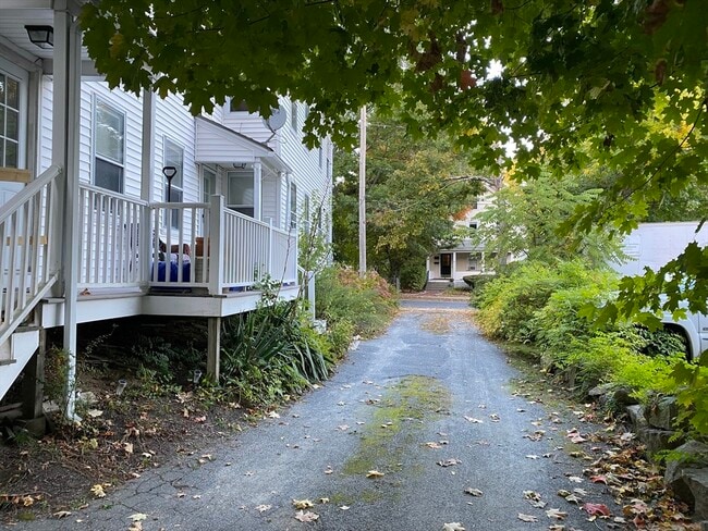 Building Photo - 24 Concord St