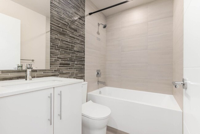 Building Photo - 802 29th Ave S