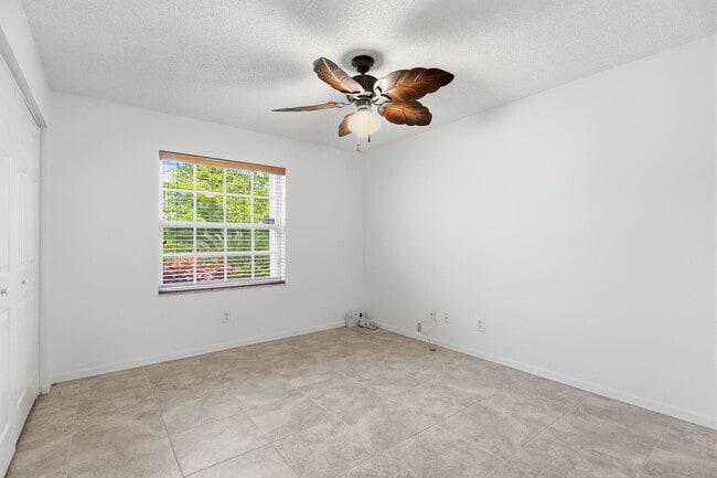 Building Photo - 3622 Coco Lake Dr