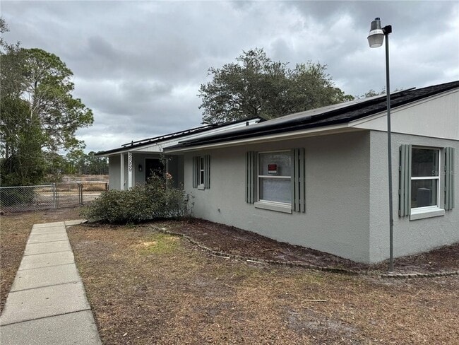 Building Photo - 2559 W Lake Dr