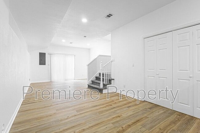 Building Photo - 17322 E Susquehanna Dr