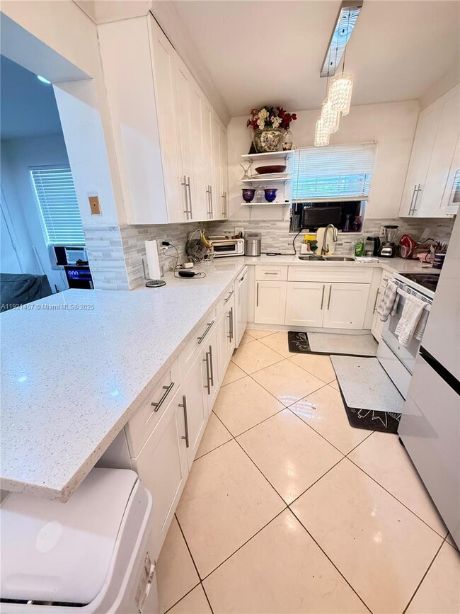 Building Photo - 7666 La Salle Blvd