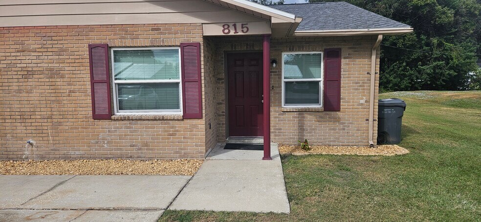 Main Entrance - 815 Trina Ln