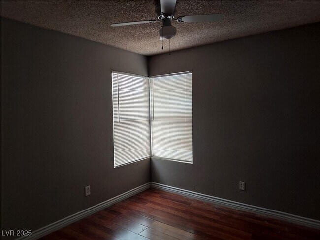 Building Photo - 1920 Turtlerock St