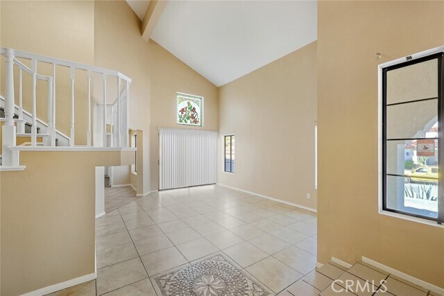 Building Photo - 325 Rainbow Terrace