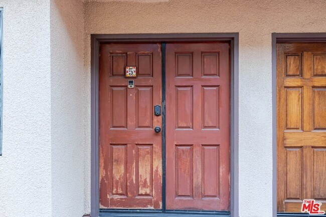 Building Photo - 5820 Yolanda Ave