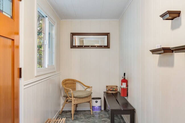 Building Photo - 3177 NE 84th St