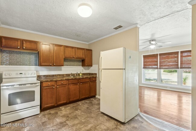 Building Photo - 1254 De Paul Dr