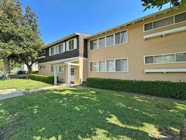 Building Photo - 245 Colorado Blvd