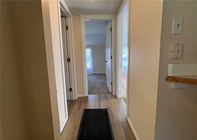 Building Photo - 404 Perry St