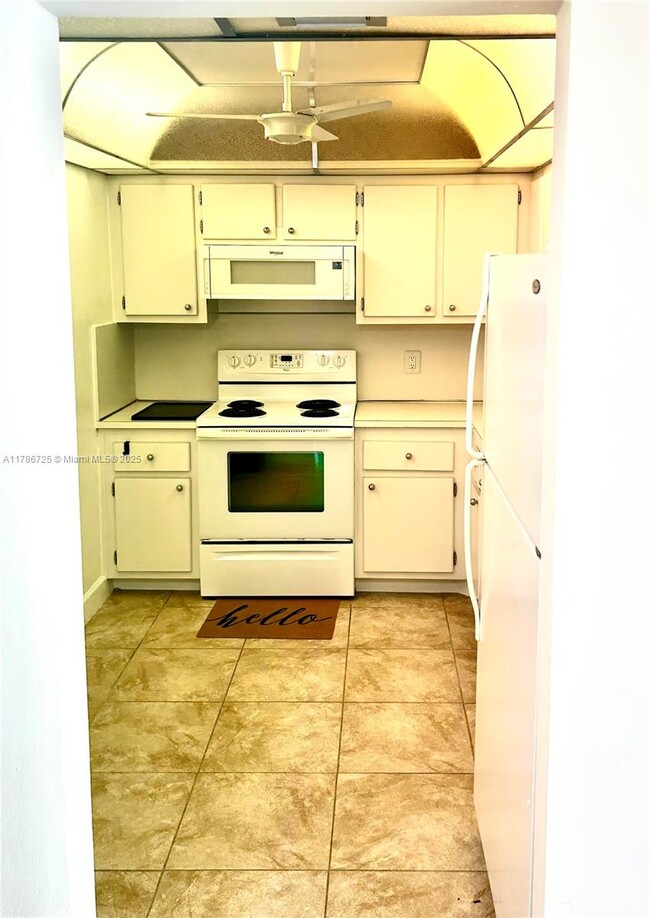 Building Photo - 1200 NE Miami Gardens Dr