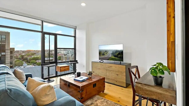 Building Photo - 1815 6th St NW