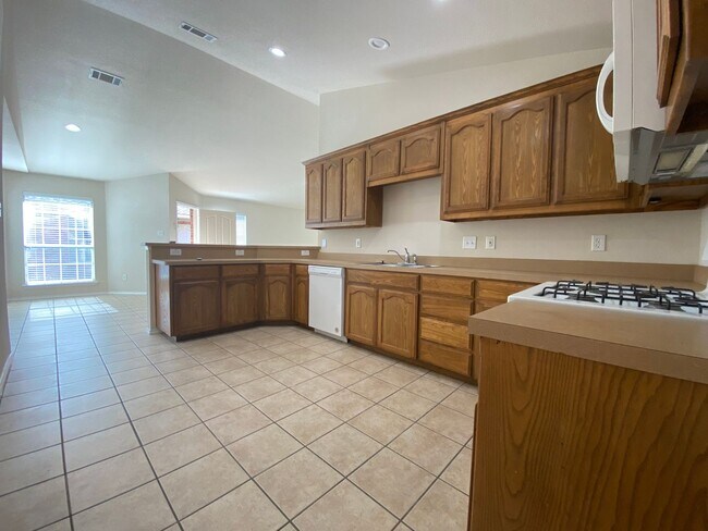 Building Photo - 2136 Ingrid Ln