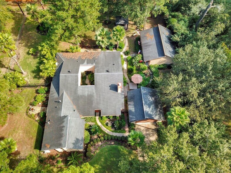 Building Photo - 12722 Cypress Pass Loop E