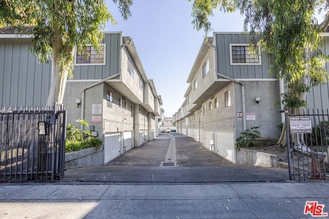 Building Photo - 9140 Burnet Ave