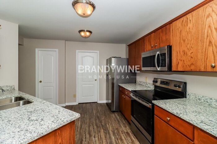 Building Photo - 1715 Larne Cir