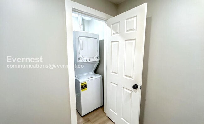 Building Photo - 1728 17th Ave N