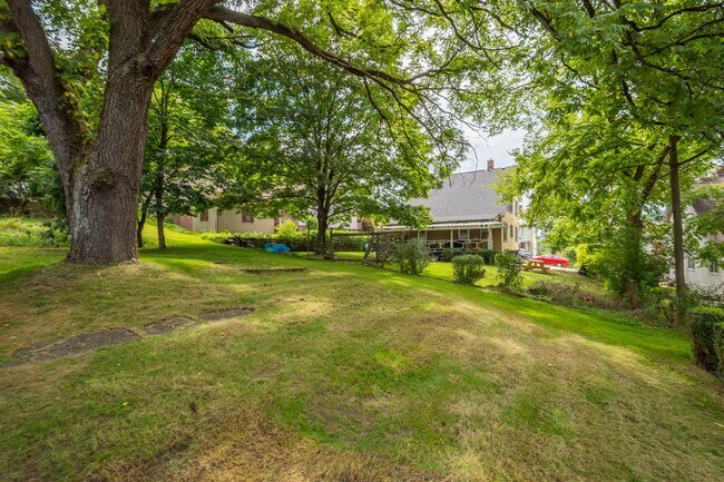 Building Photo - READY FOR MOVE IN! FULLY RENOVATED 2-BEDRO...