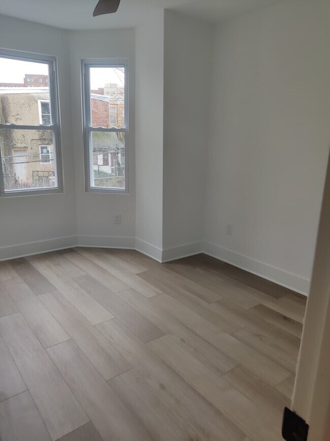 Building Photo - 1750 W Juniata St