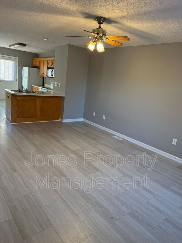 Building Photo - 805 Grove St