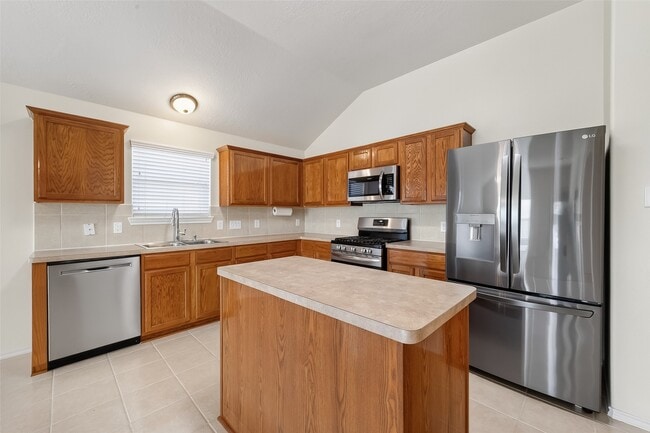 Building Photo - 9830 Lynette Falls Dr