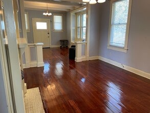 Building Photo - 4 Bed 2 Bath Rental