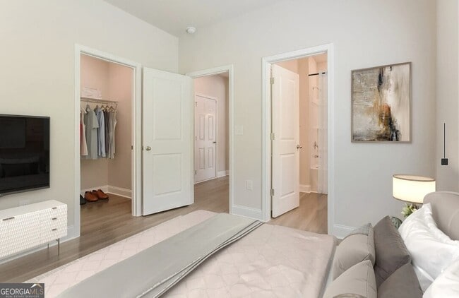 Building Photo - 24 Creekwater Dr