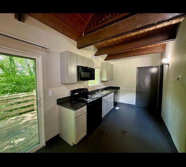 Building Photo - 407 Lindsay Rd