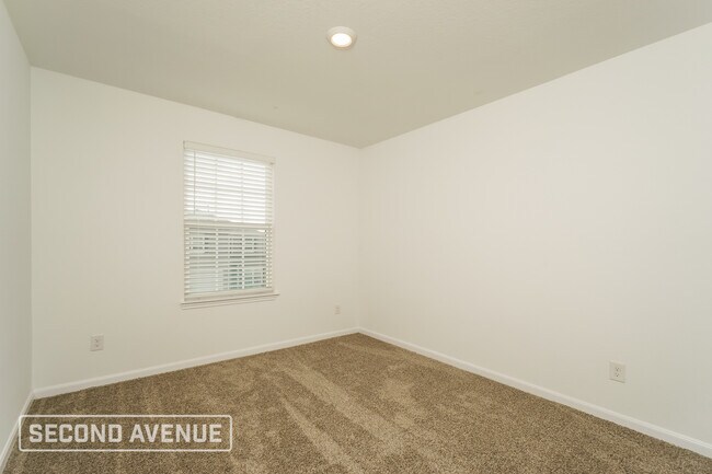 Building Photo - 3027 Jackson Smt