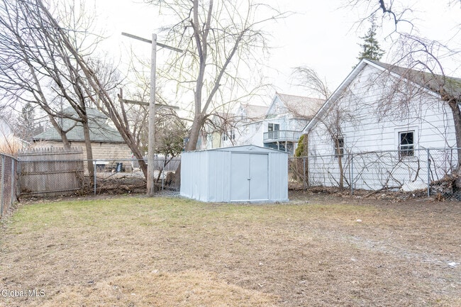 Building Photo - 418 3rd St