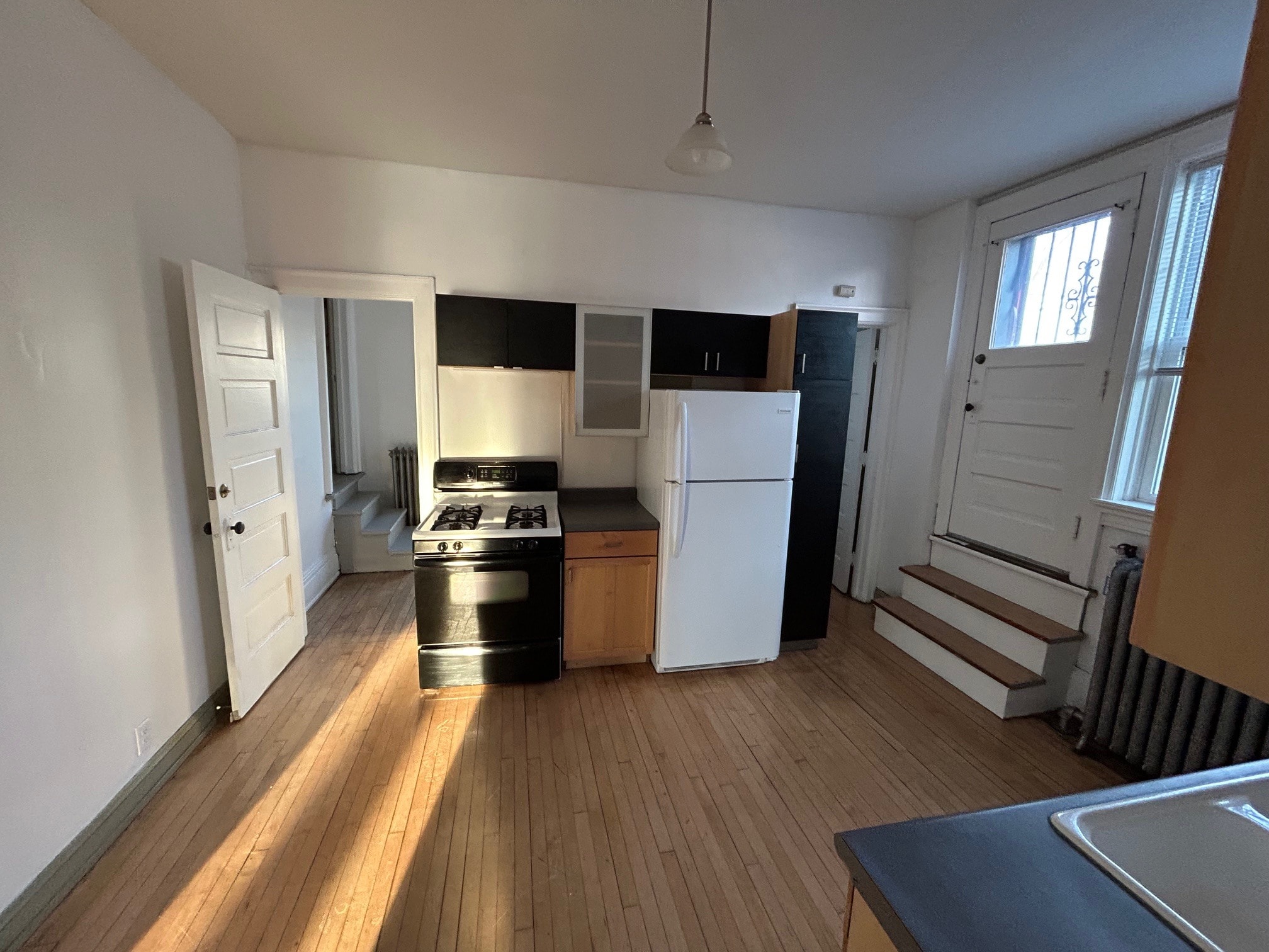 Kitchen - 2379 S Howell Ave