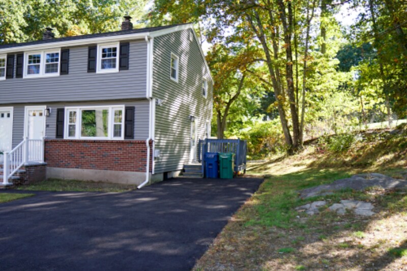 Building Photo - 10 Gilman Rd