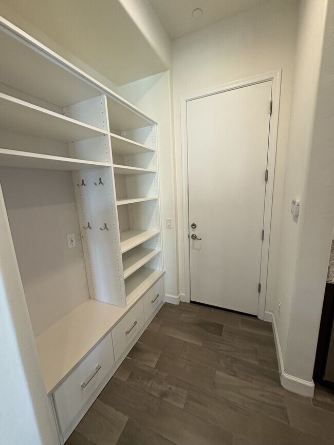 Building Photo - Dove Mountain 4 bedroom with Den 3,277 sq ...