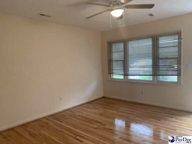 Building Photo - 1108 Elmgrove Ave