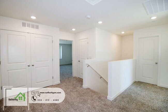 Building Photo - 845 Congaree Ln